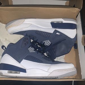 Jordans spizike ! Was worn a couple of times